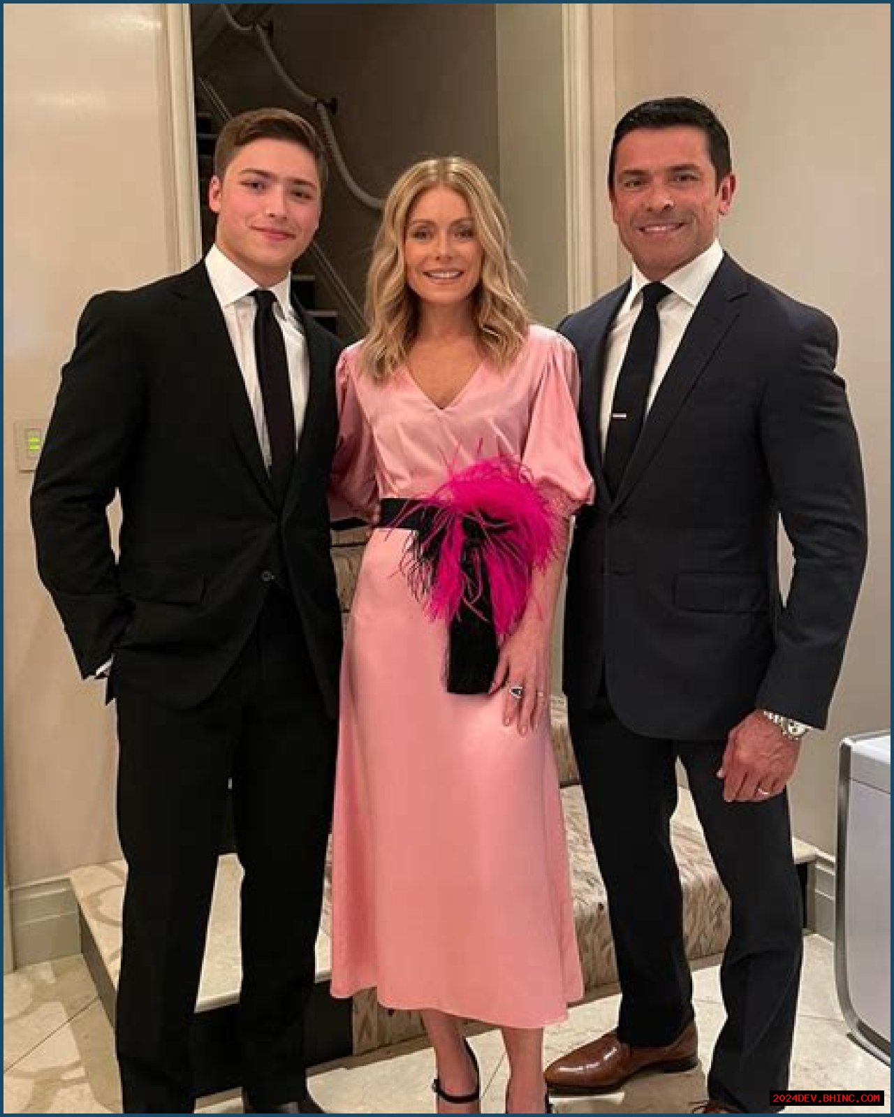 Kelly Ripa, Mark Consuelos' Family Album With 3 Children: Photos