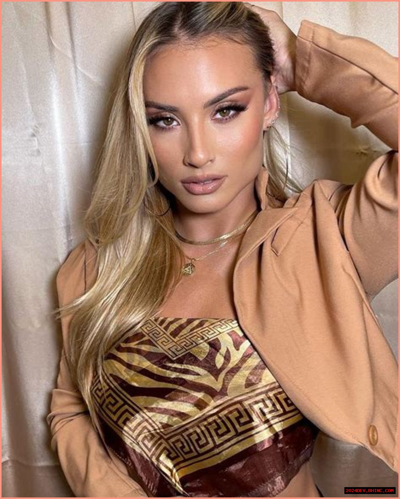 Montana Tucker: Singer, Family, Boyfriend, and Net Worth