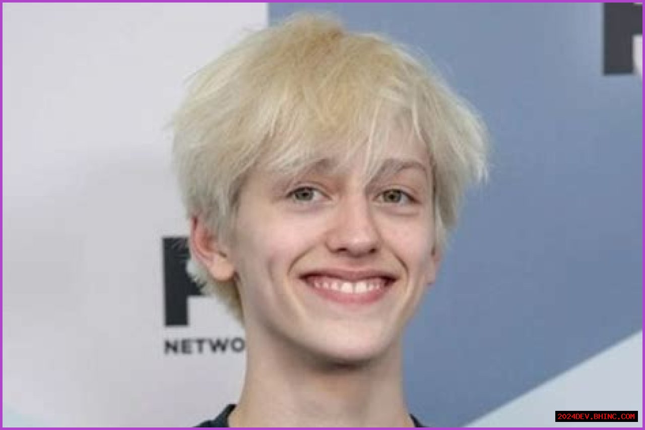 Percy Hynes White- Wiki, Height, Net Worth, Girlfriend, Career