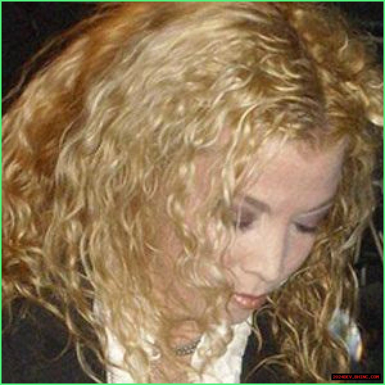Sean Yseult (Musician): Biography, Family, Husband, Career, and Net Worth!