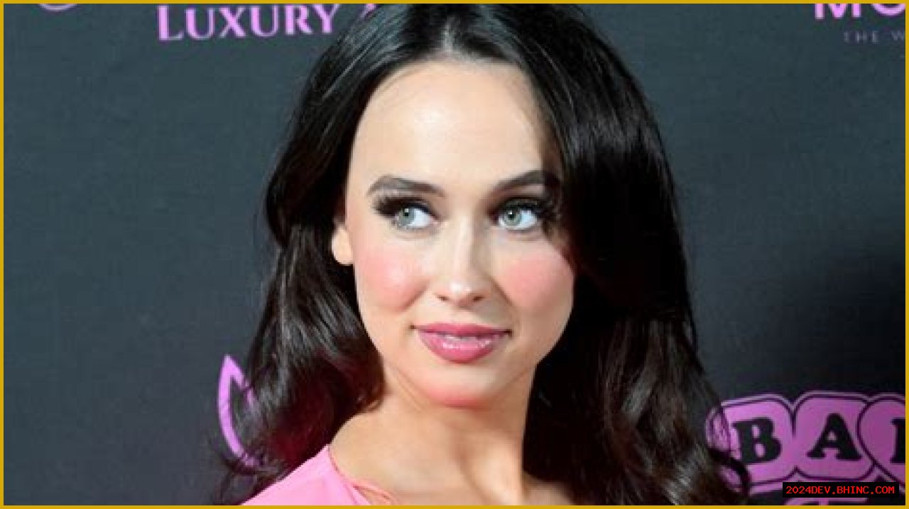 Who is Athenna Crosby and what was her relationship with Matthew Perry?